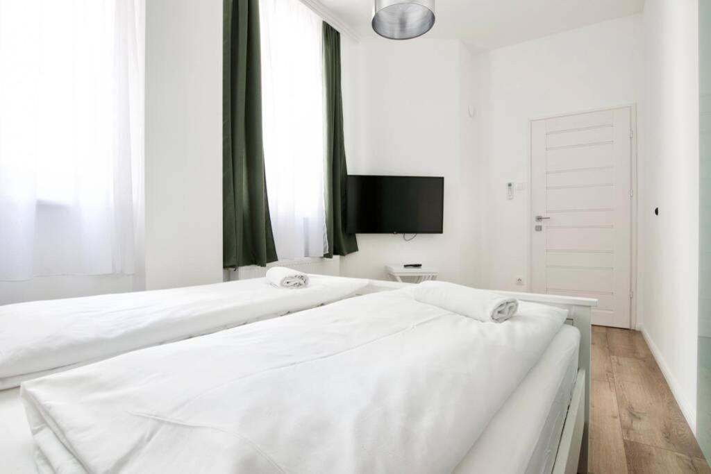 Premium Apartment By Hi5-Vaci Str. 3 Bedroom Budapest Ngoại thất bức ảnh