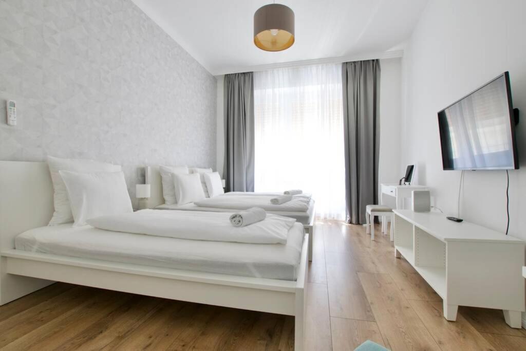 Premium Apartment By Hi5-Vaci Str. 3 Bedroom Budapest Ngoại thất bức ảnh