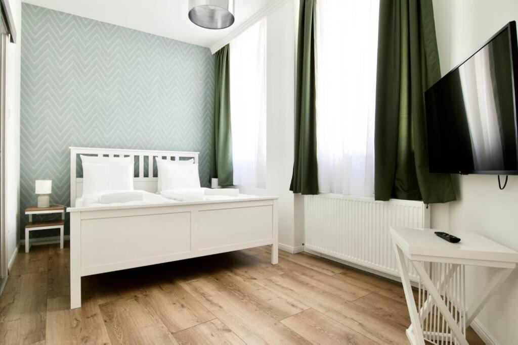 Premium Apartment By Hi5-Vaci Str. 3 Bedroom Budapest Ngoại thất bức ảnh