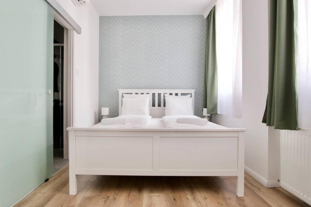 Premium Apartment By Hi5-Vaci Str. 3 Bedroom Budapest Ngoại thất bức ảnh